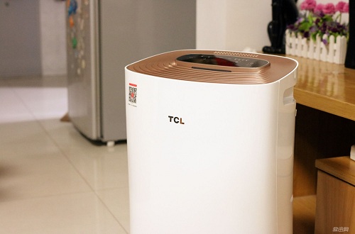 TCL近日被曝出空氣凈化器存在虛假宣傳現象