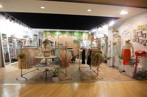 服飾品牌杰艾絲推出2019女裝新品，引領國際時尚