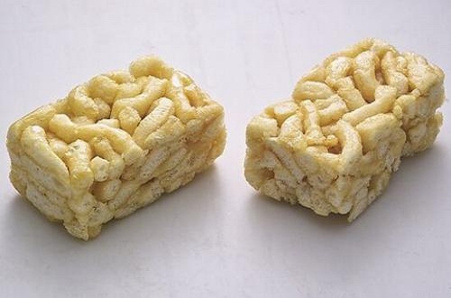 沙琪瑪公司違規添加硼砂被曝光，生產工廠污垢遍地