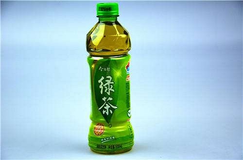 飲料品牌今麥郎被曝存在質量問題， 綠茶飲料存在大量過期